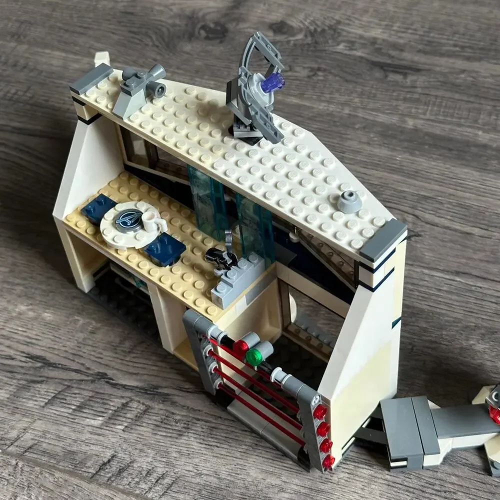 2021 Retired LEGO Marvel 76192 Avengers Endgame Battle Compound Set - Incomplete